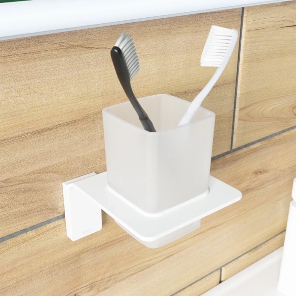 Стакан для зубных щеток Iddis Slide белый матовый SLIWTG1i45