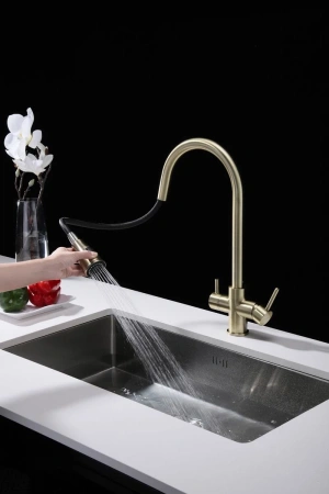 смеситель для кухни paulmark lange la214212-br с подключением к фильтру, цвет бронза