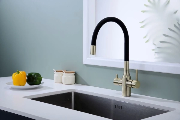 смеситель для кухни с подключением к фильтру paulmark salix sa213419-br, цвет бронза/ черный