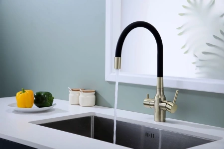 смеситель для кухни с подключением к фильтру paulmark salix sa213419-br, цвет бронза/ черный